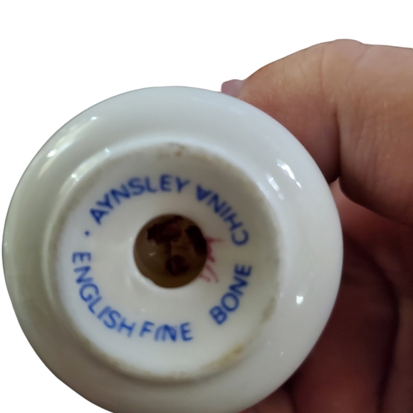 VTG Aynsley Fine Bone China Salt & Pepper Shakers, Pink & White Carnation - Picture 5 of 5